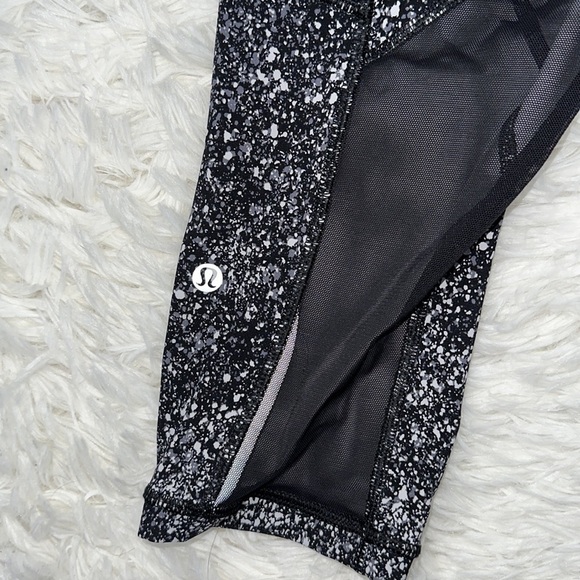 Lululemon Outrun 17" Crop Splatter White Black / Black - Picture 8 of 9